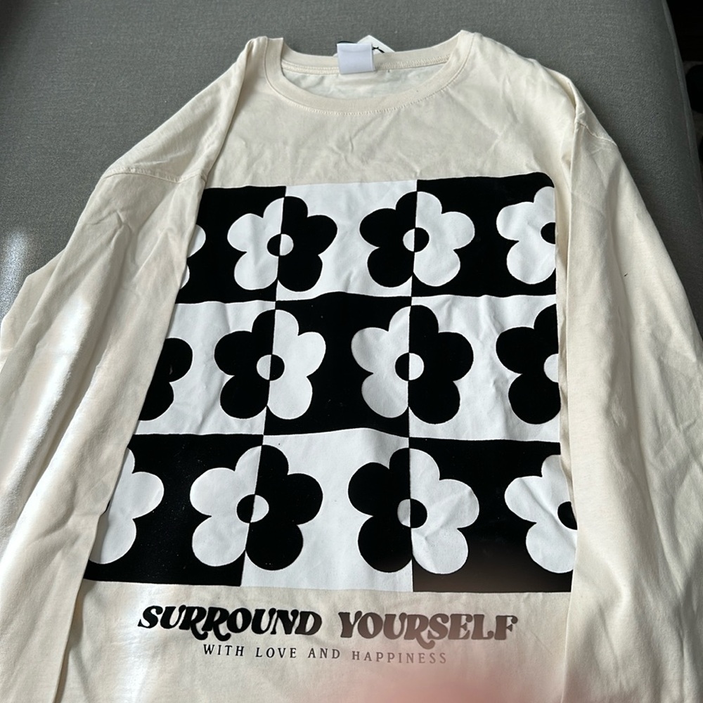 Girls long sleeve tshirt. Size 11-12